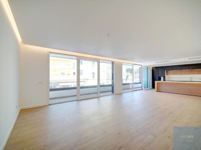 Fantástico Apartamento T3 Perto da Praia da Parede, Cascais 228m² Carcavelos e Parede