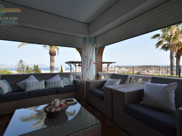 FANTASTICO CHALET EXCLUSIVO CON AMPLIA PARCELA Y VISTAS AL MAR