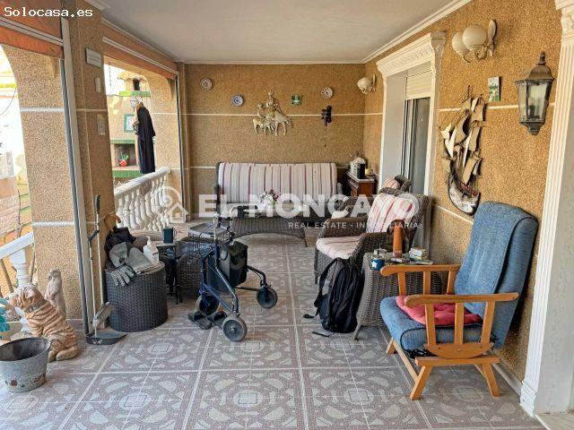 Fantástico chalet independiente con piscina privada en La Urbanización La Marina, San Fulgencio, Ali