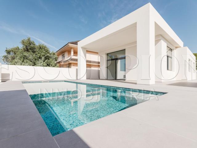 Fantástico chalet nuevo a estrenar en venta en Urbanización La Sima