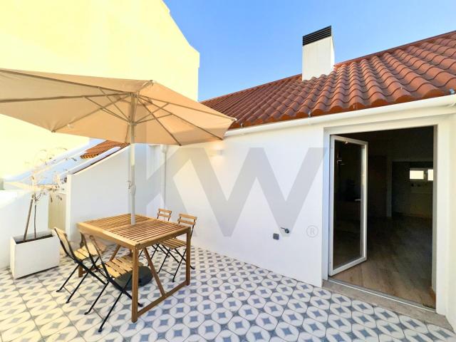 Fantástico Duplex T4 arrendado, com rendibilidade imediata, no Prior Velho