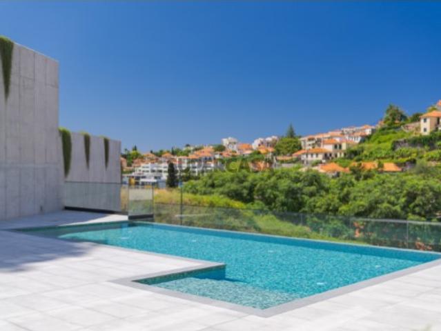 Fantástico PENTHOUSE em Edifício Residencial Novo 2024