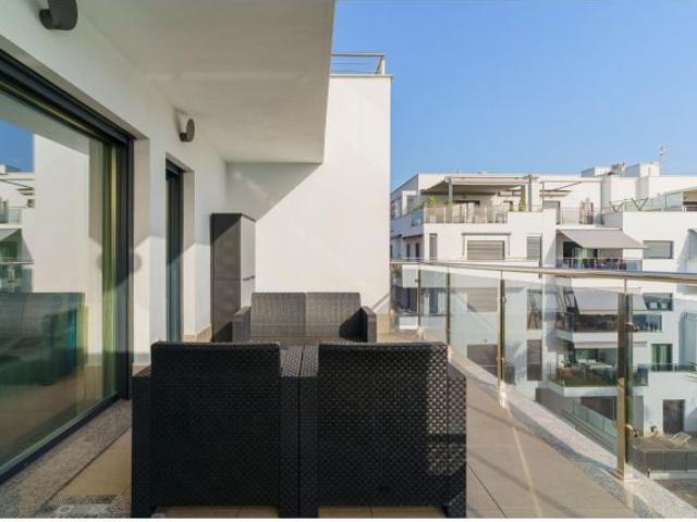 Fantástico piso 2 dormitorios en Aguacate Beach con 3 piscinas, garaje y gimnasio – Playa Granada