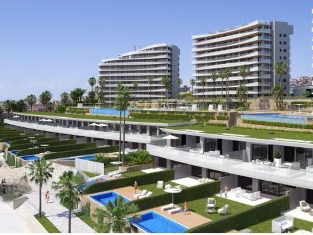 Fantástico piso con vistas al mar en la zona de Playa San Juan