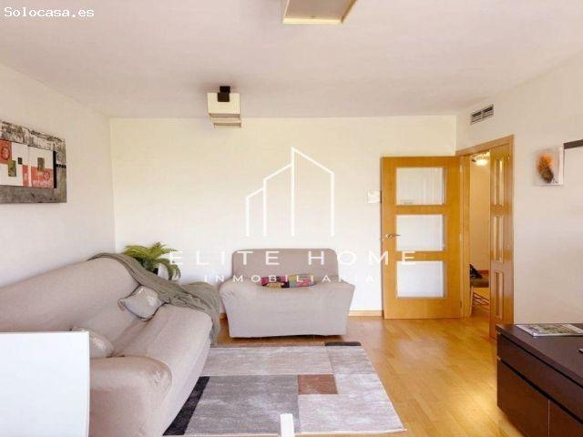 FANTÁSTICO PISO DE 3 HABITACIONES Y 2 BAÑOS EN URBANIZACIÓN CON PISCINA