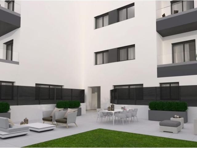 FANTÁSTICO PISO DE OBRA NUEVA CON GARAJE Y TRASTERO. AMUEBLADO Y EQUIPADO. PISCINA CON SOLARIUM. ENT