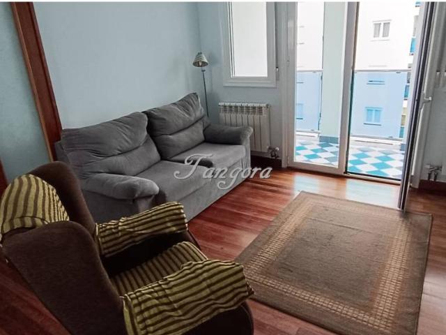 Fantástico piso de tres habitaciones en urbanización con tenis y piscina