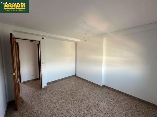 ¡Fantástico piso reformado de 90 m2 con terraza y vistas en Avda. de Cádiz!