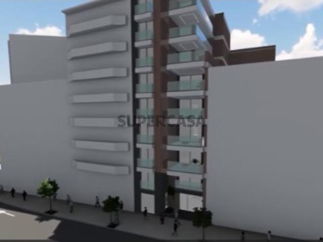 Fantástico T0+1 no 4º andar junto ao El Corte Inglês e estação de Metro