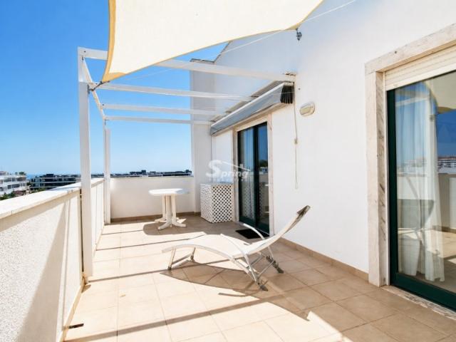 Fantástico T1 com Vista Mar e Grande Terraço em Alvor Arrendamento Anual