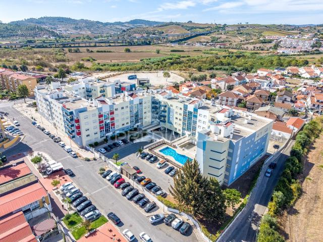 Fantástico T2 no Condomínio Quinta do Solar – Carregado