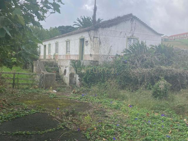 Fantástico terreno para investimento no concelho da Praia da Vitória