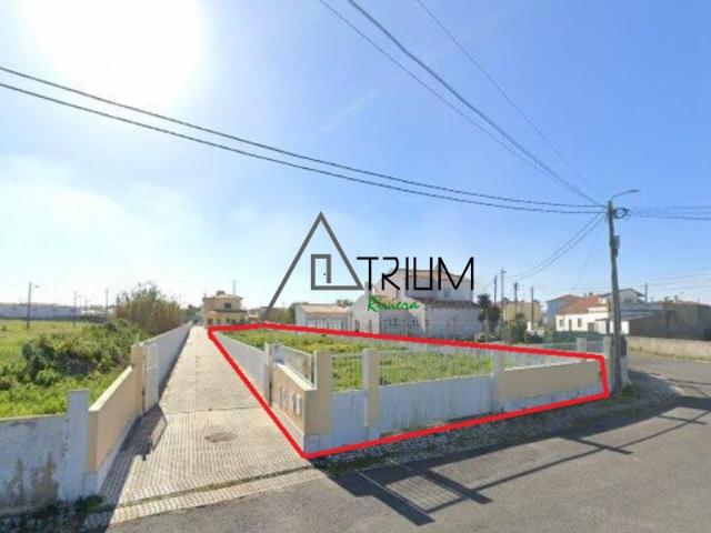Fantástico terreno plano, perto da praia, com 800m2, com projeto aprovado e licença de construção paga Bolembre Magoito Sintra