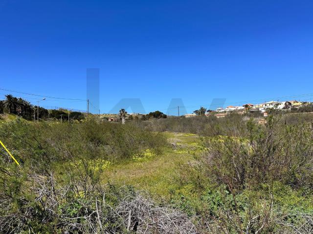 Fantástico terreno rústico, 3071 M2 c/cap. construtiva de uma moradia Unifamiliar, Porto Santo