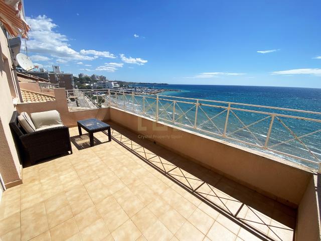 Fantástico triplex en primera línea de la conocida playa de Dehesa de Campoamor