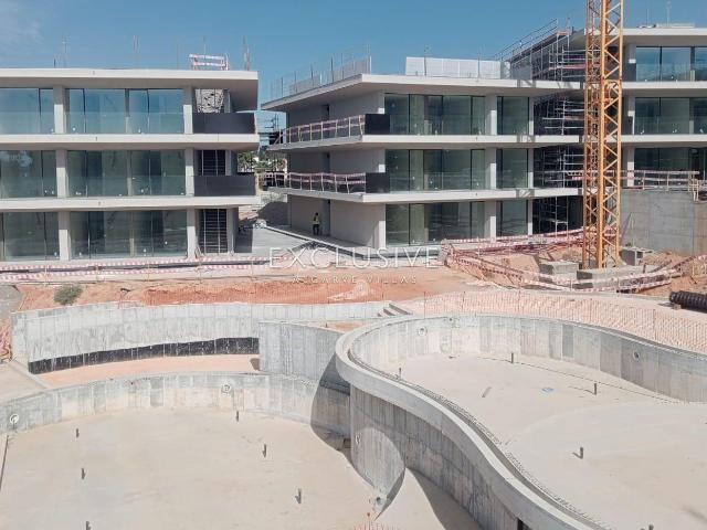 Fantásticos apartamentos T2, resort de luxo, para venda em C. 81m² Lagoa e Carvoeiro