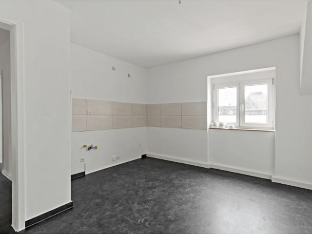 Fantastische 4 Raumwohnung mitten in Halle!