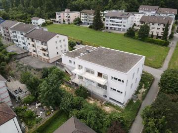 Fantastische Neubauwohnungen: 3.5 Zimmer, grosse Terrassen, hohe Decken, Keller, WM/TU