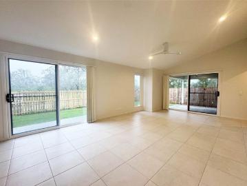 Fancy 4 bedroom home in Logan Reserve