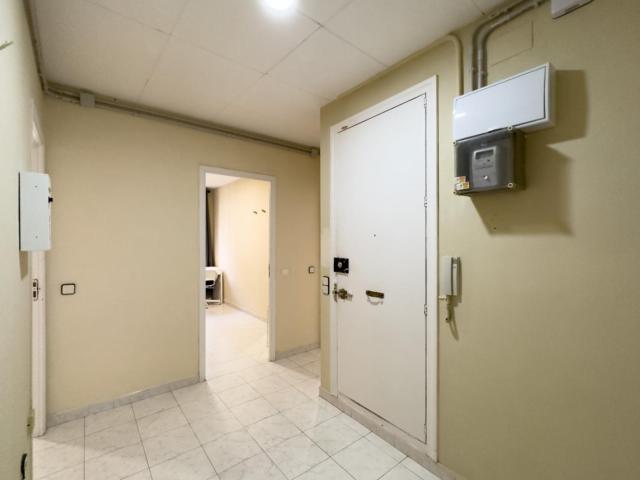 Fancy double bedroom in proximity to Paral·lel metro station
