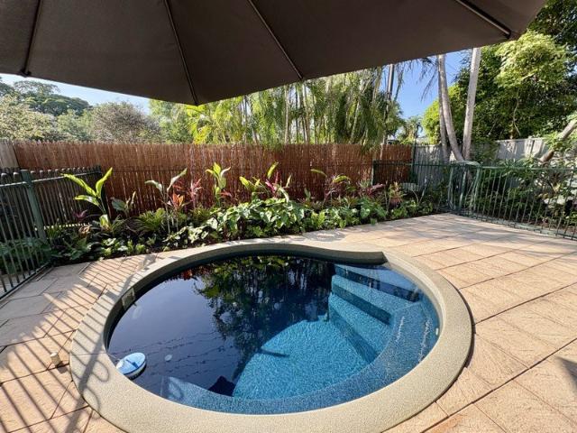 Fannie Bay Townhouse with Plunge Pool
