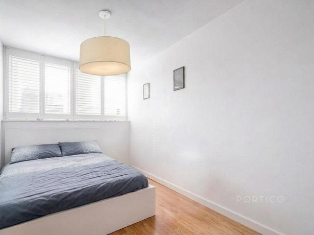 Hoxton Street, London, N1 3 bed flat to rent £3,000 pcm £692 pw