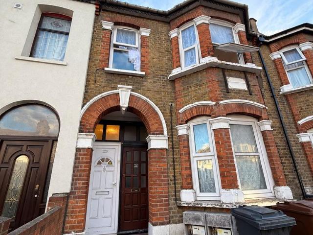 Fanshawe Avenue, BARKING, IG11 8RF 3 bed flat to rent £1,950 pcm £450 pw