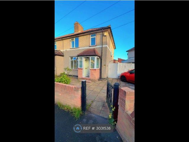 Fanshawe Crescent, Dagenham RM9, 3 bed semi detached house to rent, £2,000 pcm | PrimeLocation