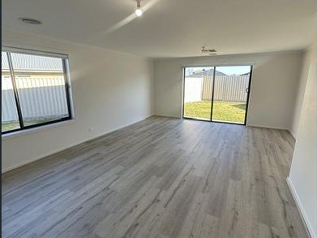 FABULOUS 4 BEDROOM FAMILY HOME