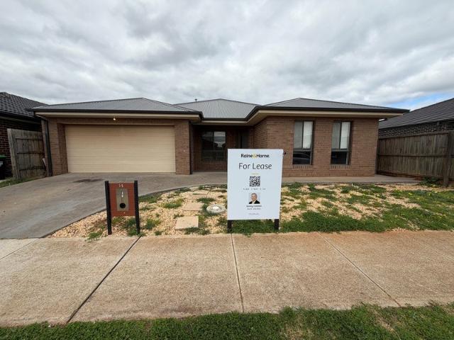 Fabulous 4br Family Home PLUS Extra Living Areas in Melton South!