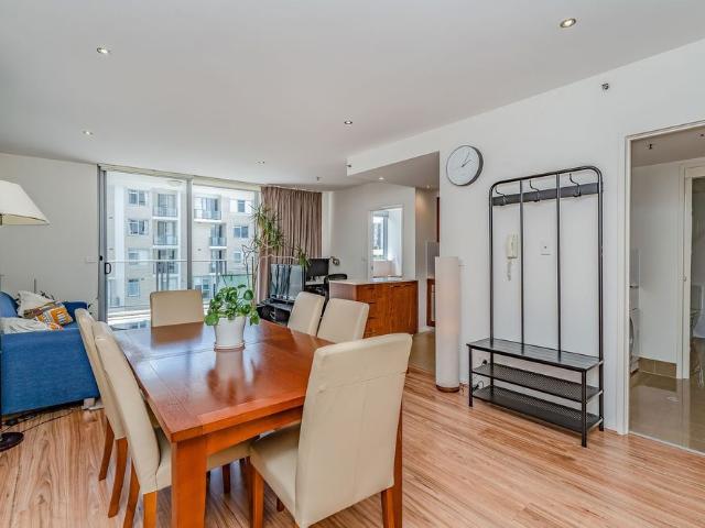Fabulous 1 bedroom apartment in the sought after Metropolitan complex