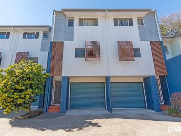 Fabulous Townhouse in Groovy Windsor