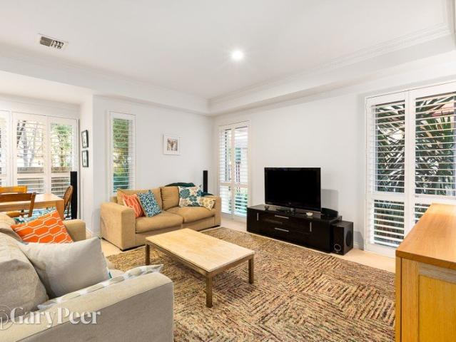 Fabulous Townhouse Living, Lifestyle & Location