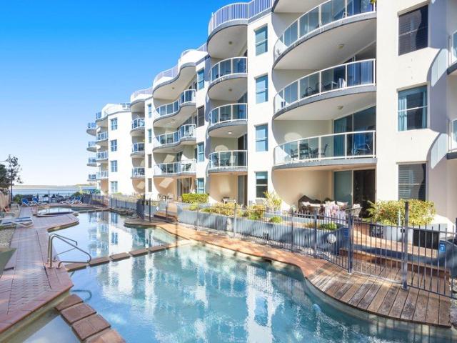 Fabulous Unit in Popular Holiday Complex