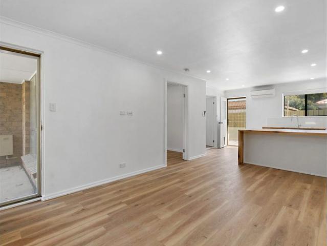 Fabulous unit in quiet complex