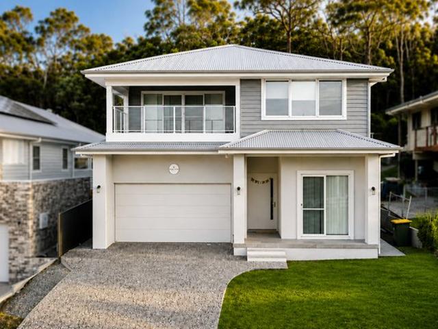 Fabulous Views Overlooking Sunshine Bay