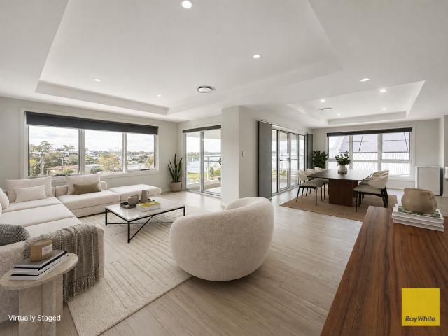 Fabulous Views Overlooking Sunshine Bay