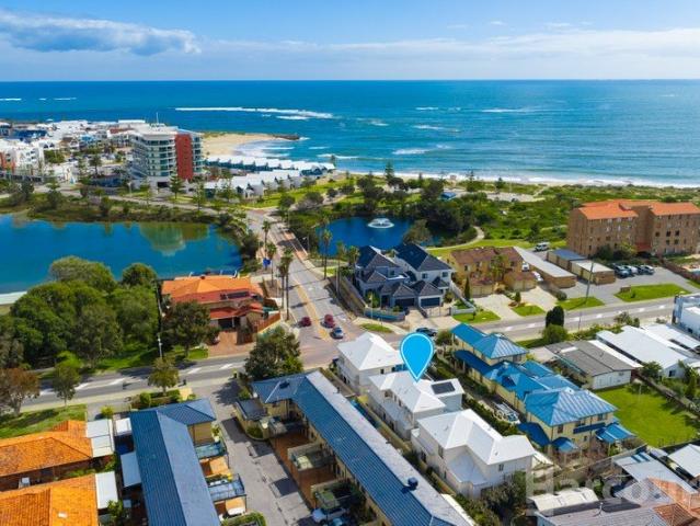 Fabulous Coastal Home Only 150m to Stunning Town Beach