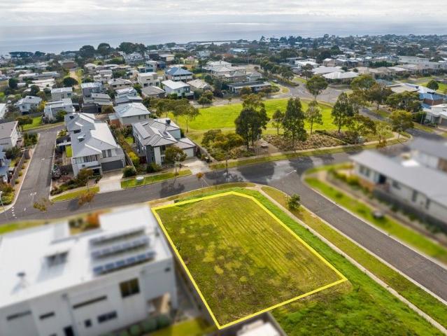 Fabulous Elevated Allotment Stunning Bay Views