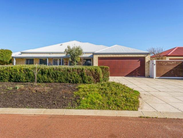 FABULOUS FAMILY HOME !