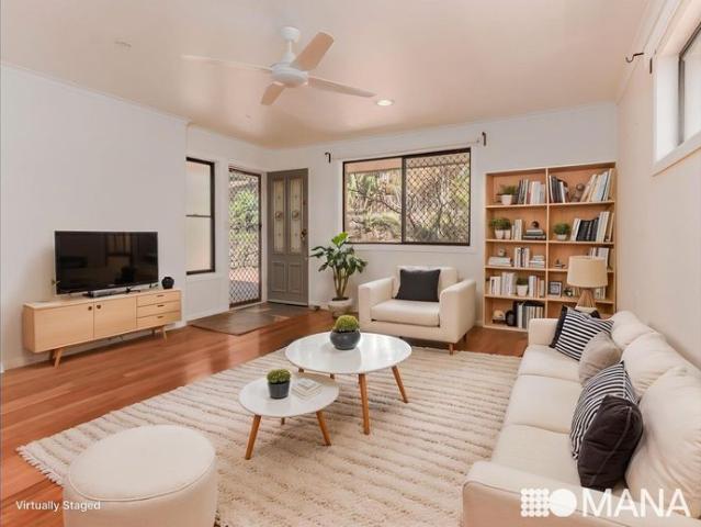Fabulous Family Home with Breathtaking Views!