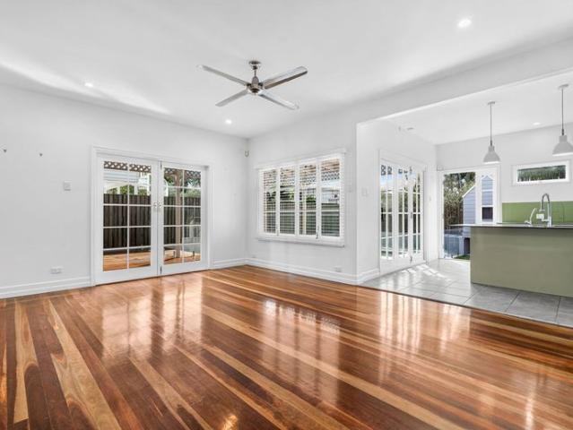 Fabulous Family Home in Spectacular Location!