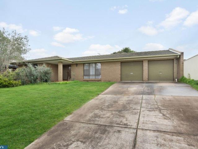 FABULOUS FAMILY HOME READY FOR A RED HOT RENOVATION!