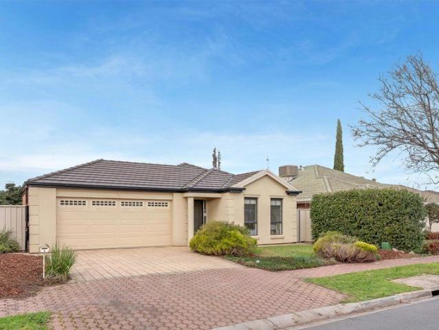 FABULOUS FAMILY HOME SET IN A QUIET LOCATION IN NORHTGATE!