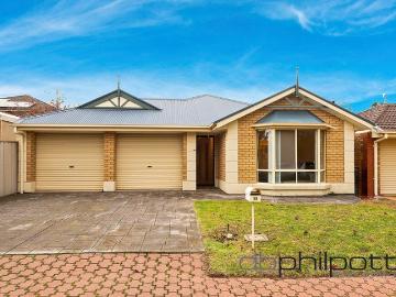 Fabulous Family Living in Desirable Lifestyle Locale