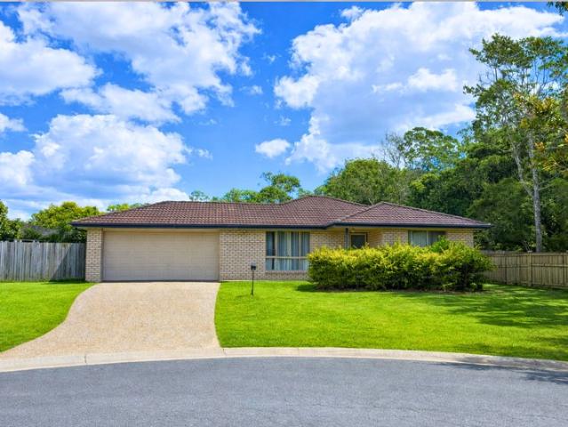 Fabulous Family Living in Quiet Cul De Sac Position