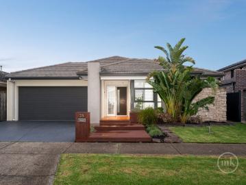 Fabulous Family Living With Alfresco Appeal