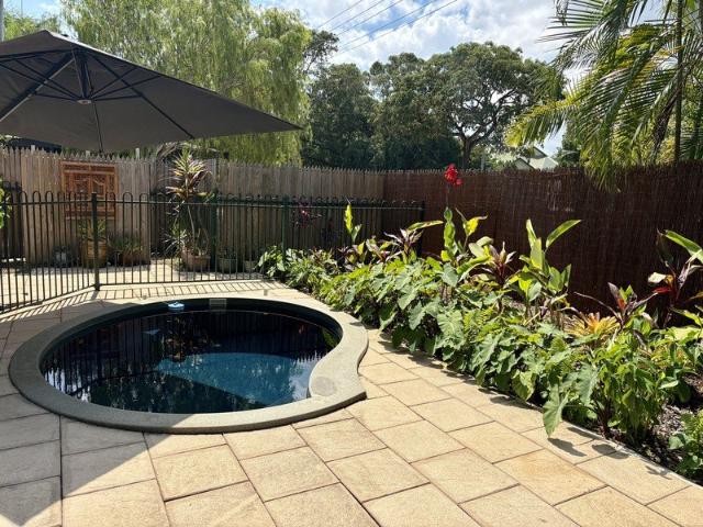 FABULOUS Fannie Bay Townhouse with Own Plunge Pool