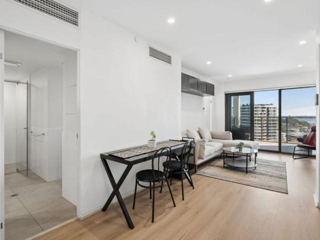FABULOUS & FULLY FURNISHED