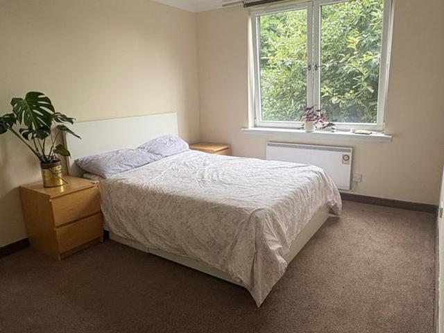 Fabulous Furnished 2 Bedroom Flat with Additional